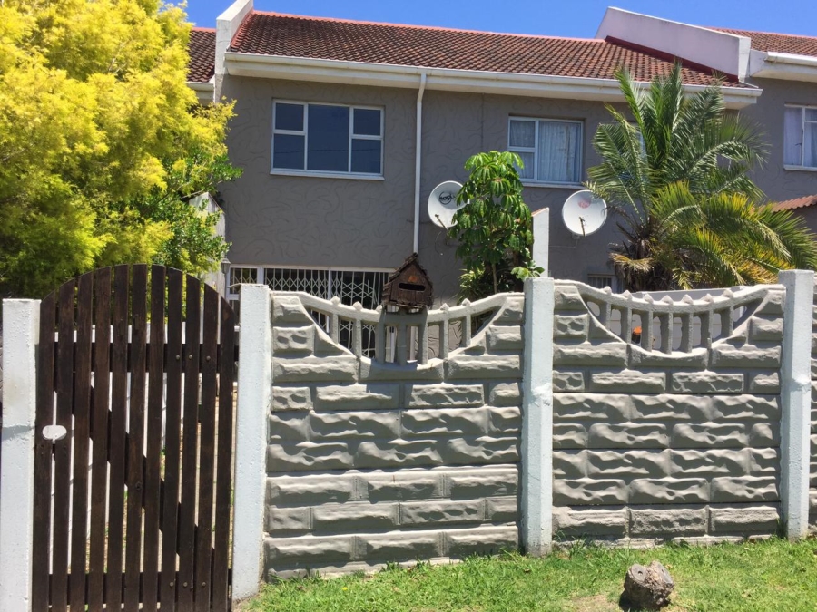 3 Bedroom Property for Sale in Amalinda North Eastern Cape